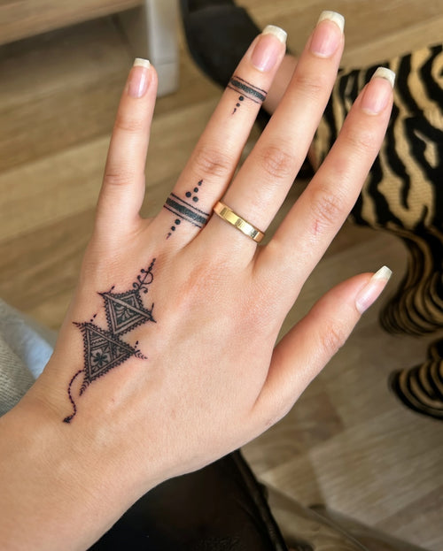 temporary hand tattoo - semi-permanent henna tattoo - amira