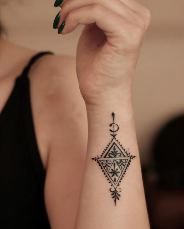 Semi permanent tattoo - Small Tazerzit alternate